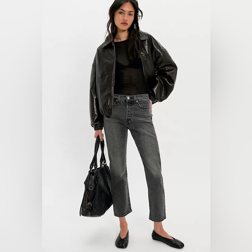 Levi's Women's High-Rise Straight Leg Jeans in Washed Black